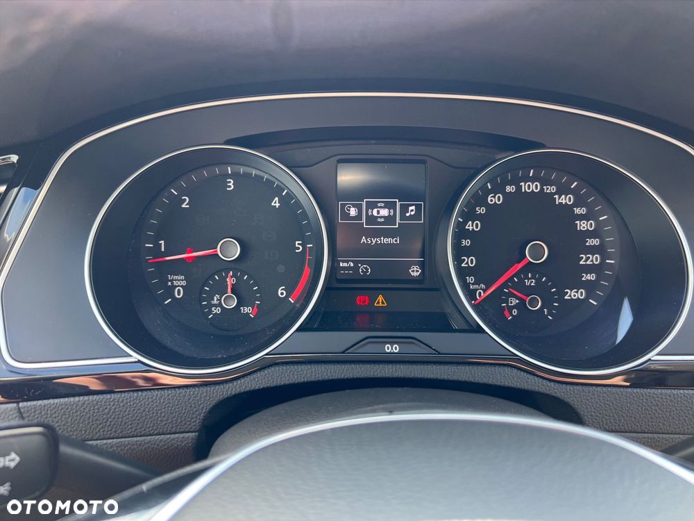 Volkswagen Passat 2.0 TDI BMT Comfortline - 12