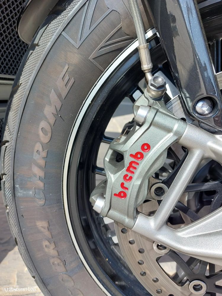 Triumph Rocket 3 GT - 12