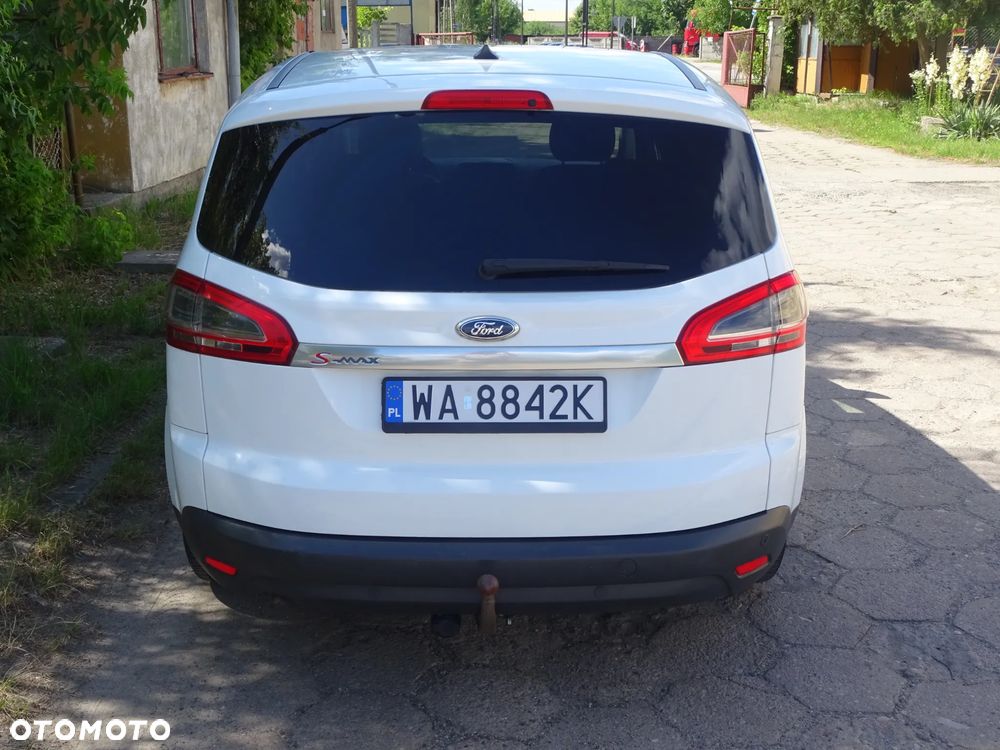Ford S-Max - 11