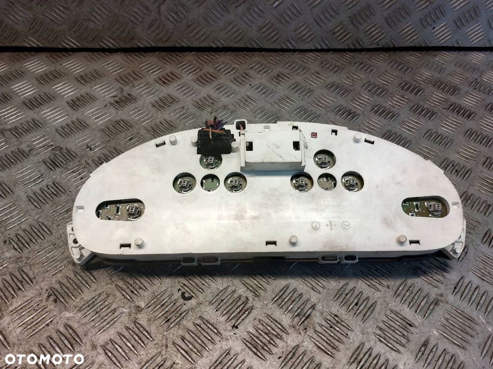 LICZNIK ZEGARY CHRYSLER VOYAGER IV 2.5 CRD  R825AH - 3