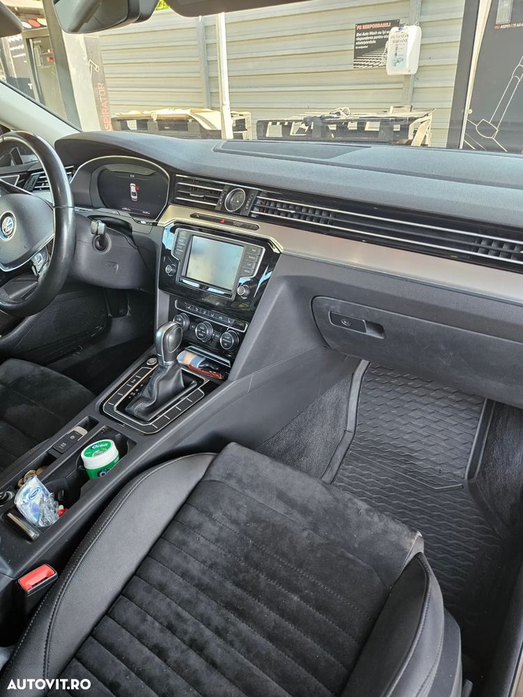Volkswagen Passat 2.0 TDI DSG Highline - 8