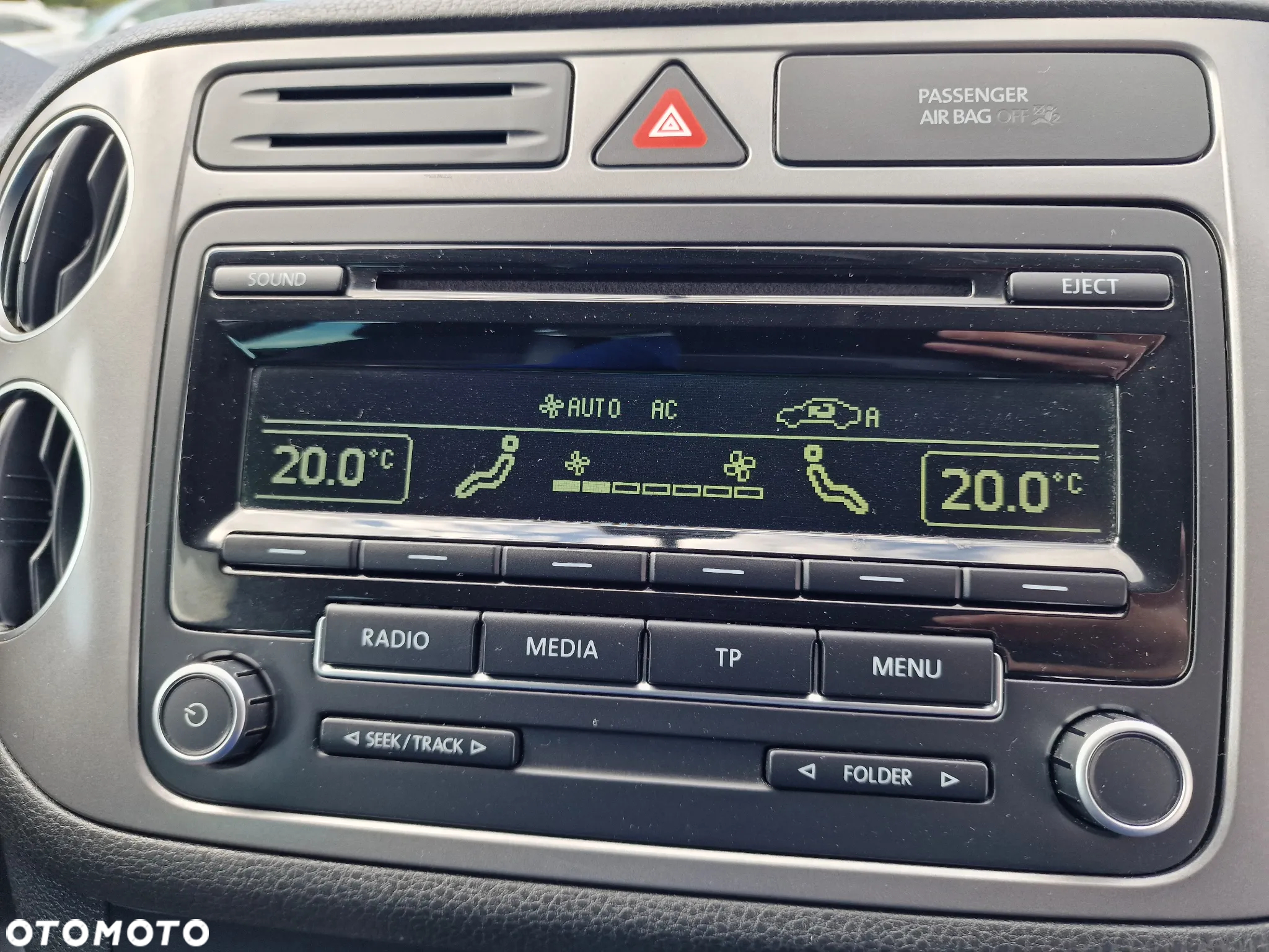 Volkswagen Golf Plus 1.6 TDI BlueMot Comfortline DSG - 24