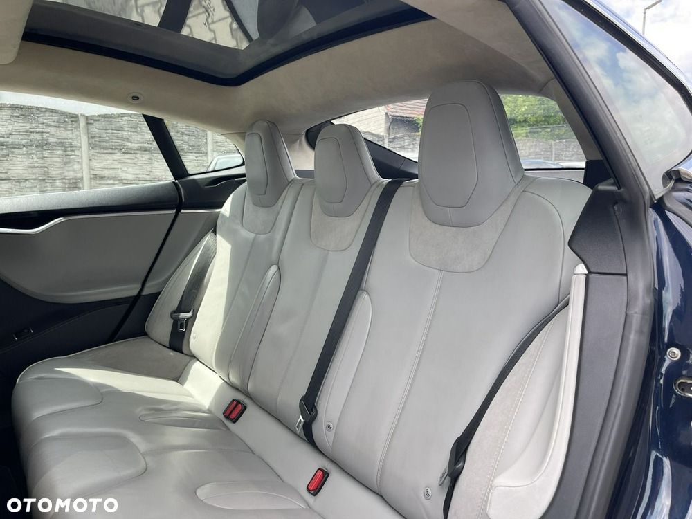 Tesla Model S 85 - 13