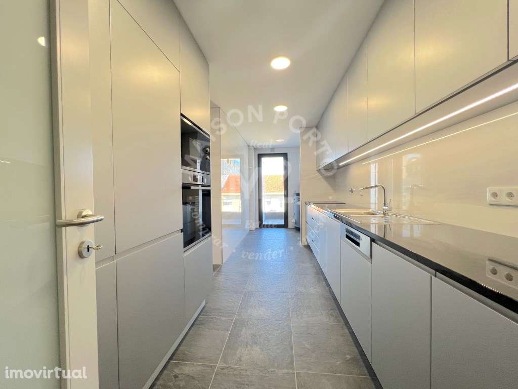 Apartamento T3 com Suite e Varanda na Boavista, Porto - Grande imagem: 2/25