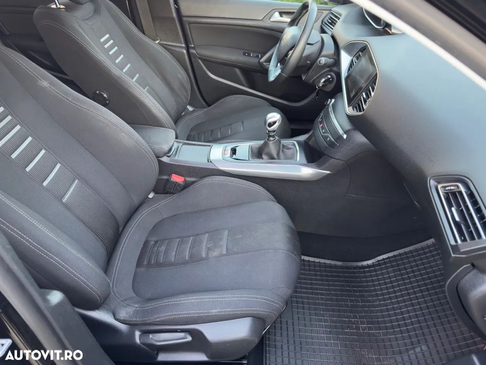 Peugeot 308 1.2 e-THP STT Allure - 25