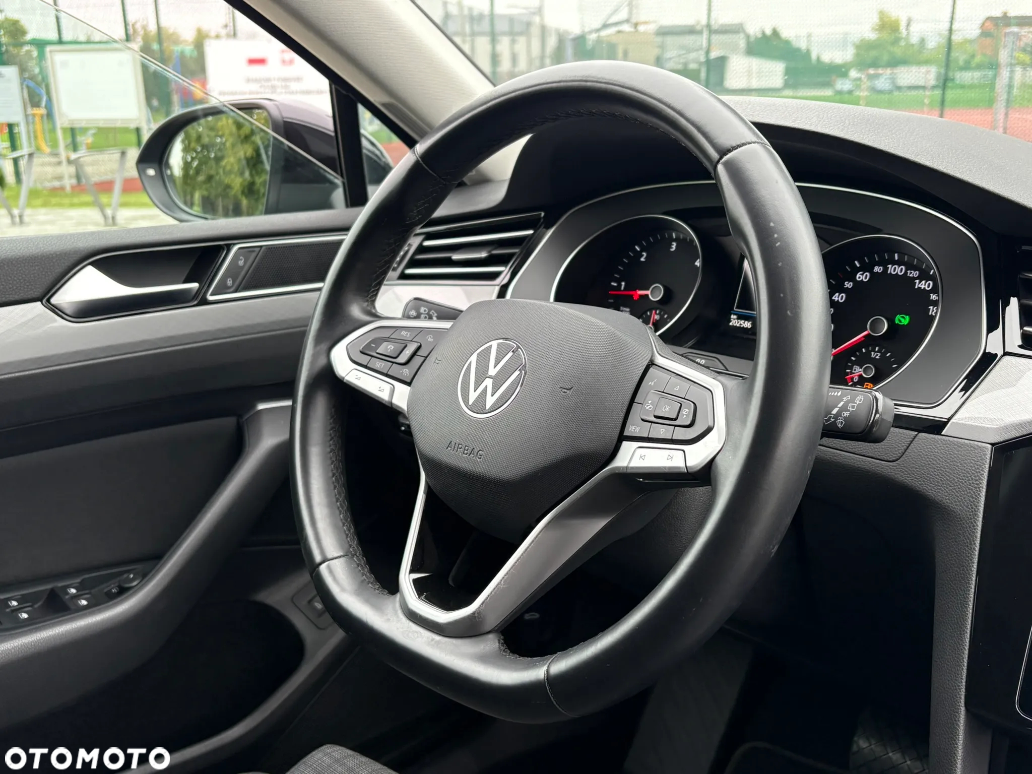 Volkswagen Passat Variant 2.0 TDI SCR DSG Conceptline - 14