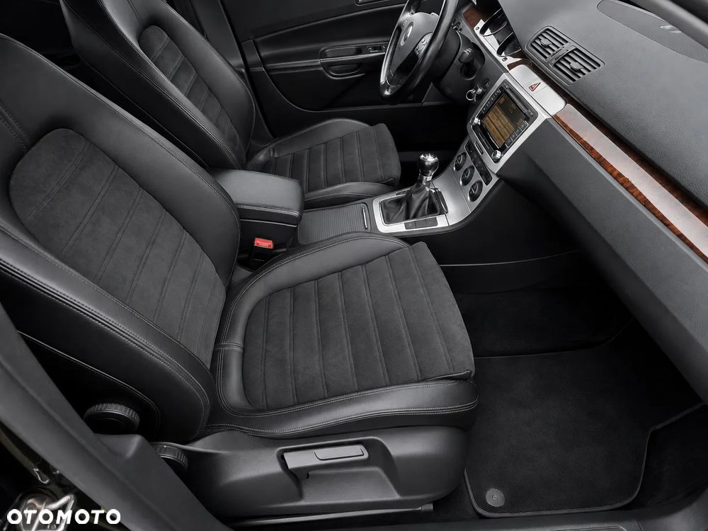 Volkswagen Passat 1.8 TSI Individual - 22