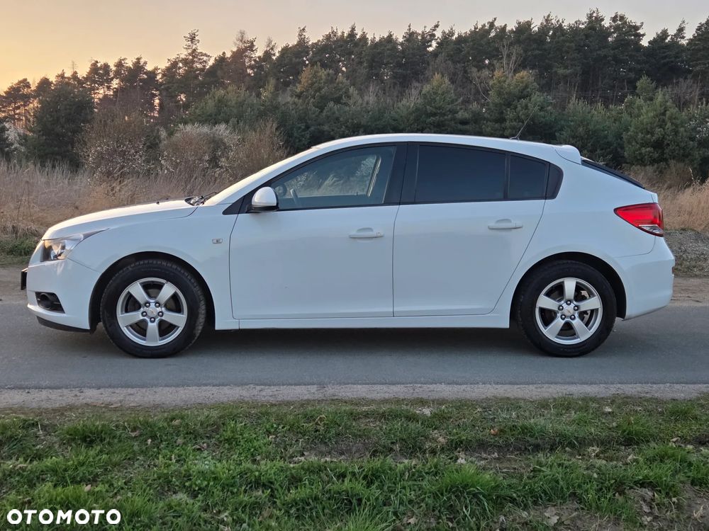 Chevrolet Cruze 1.6 LT - 4