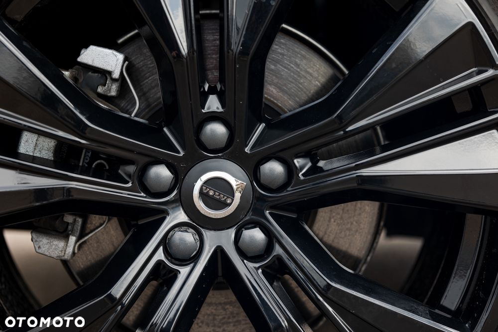 Volvo XC 60 B5 B AWD Plus Dark - 9