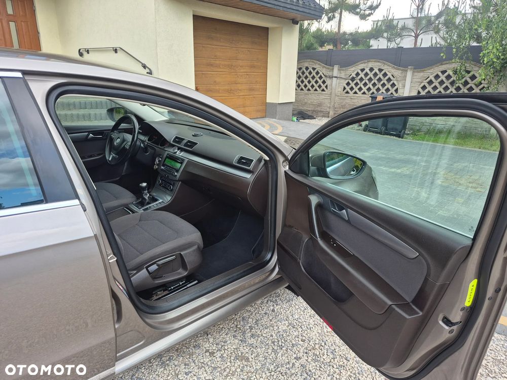 Volkswagen Passat 2.0 TDI DPF Comfortline - 8