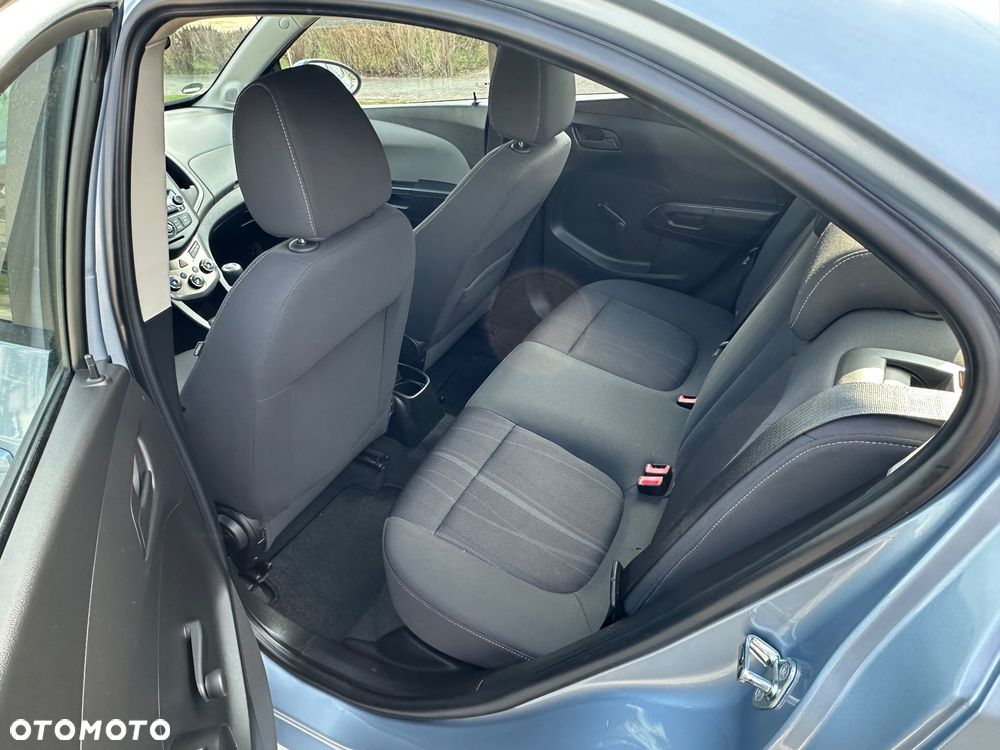 Chevrolet Aveo 1.2 LT - 8