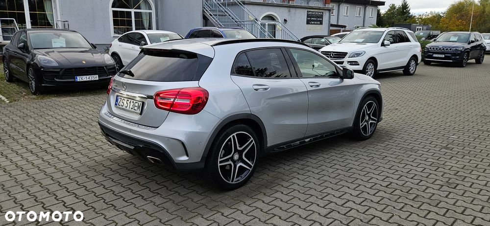 Mercedes-Benz GLA - 8