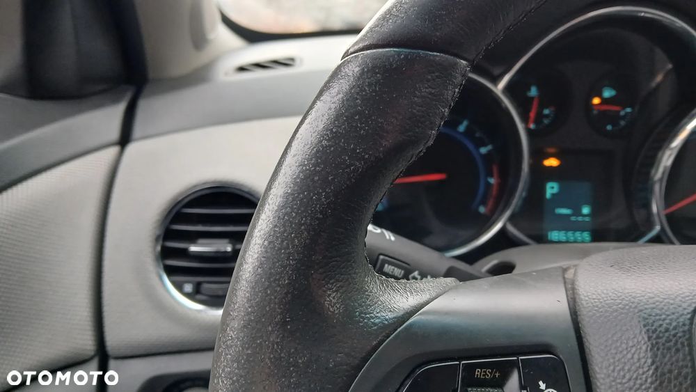 Chevrolet Cruze - 15