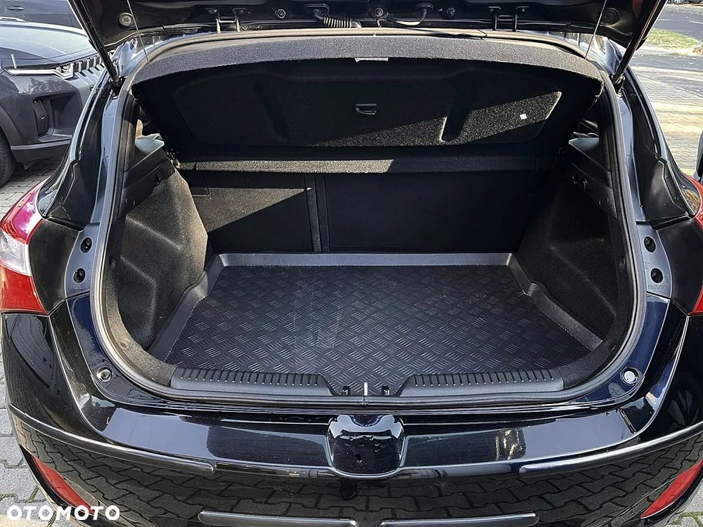 Hyundai i30 1.4 BlueDrive Classic + - 12