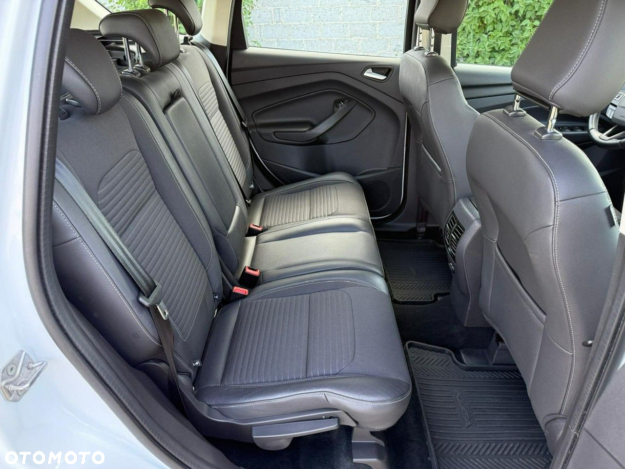 Ford Kuga - 12
