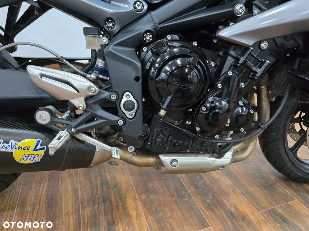 Triumph Street Triple - 25
