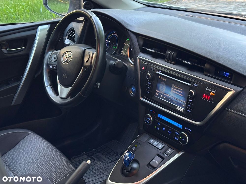 Toyota Auris 1.8 HSD Luna - 30
