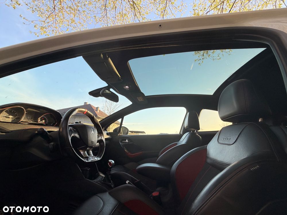 Peugeot 208 GTI 200 THP - 10