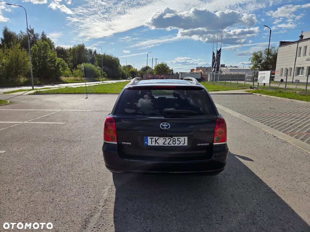 Toyota Avensis 2.0 VVT-i Sol - 19