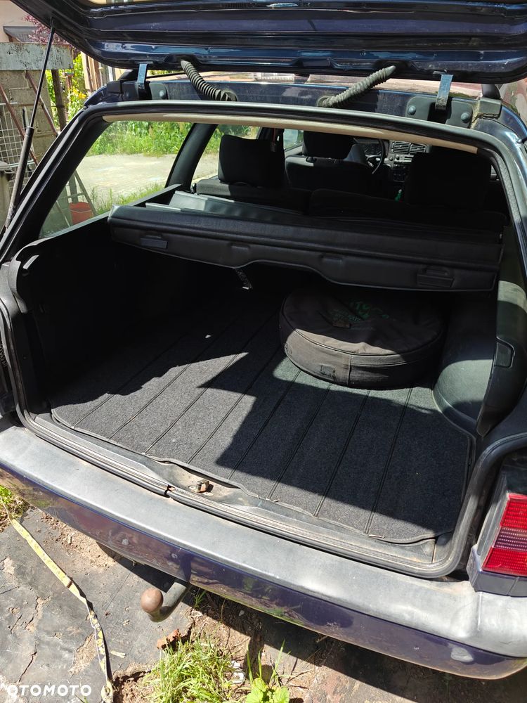 Volkswagen Passat - 11