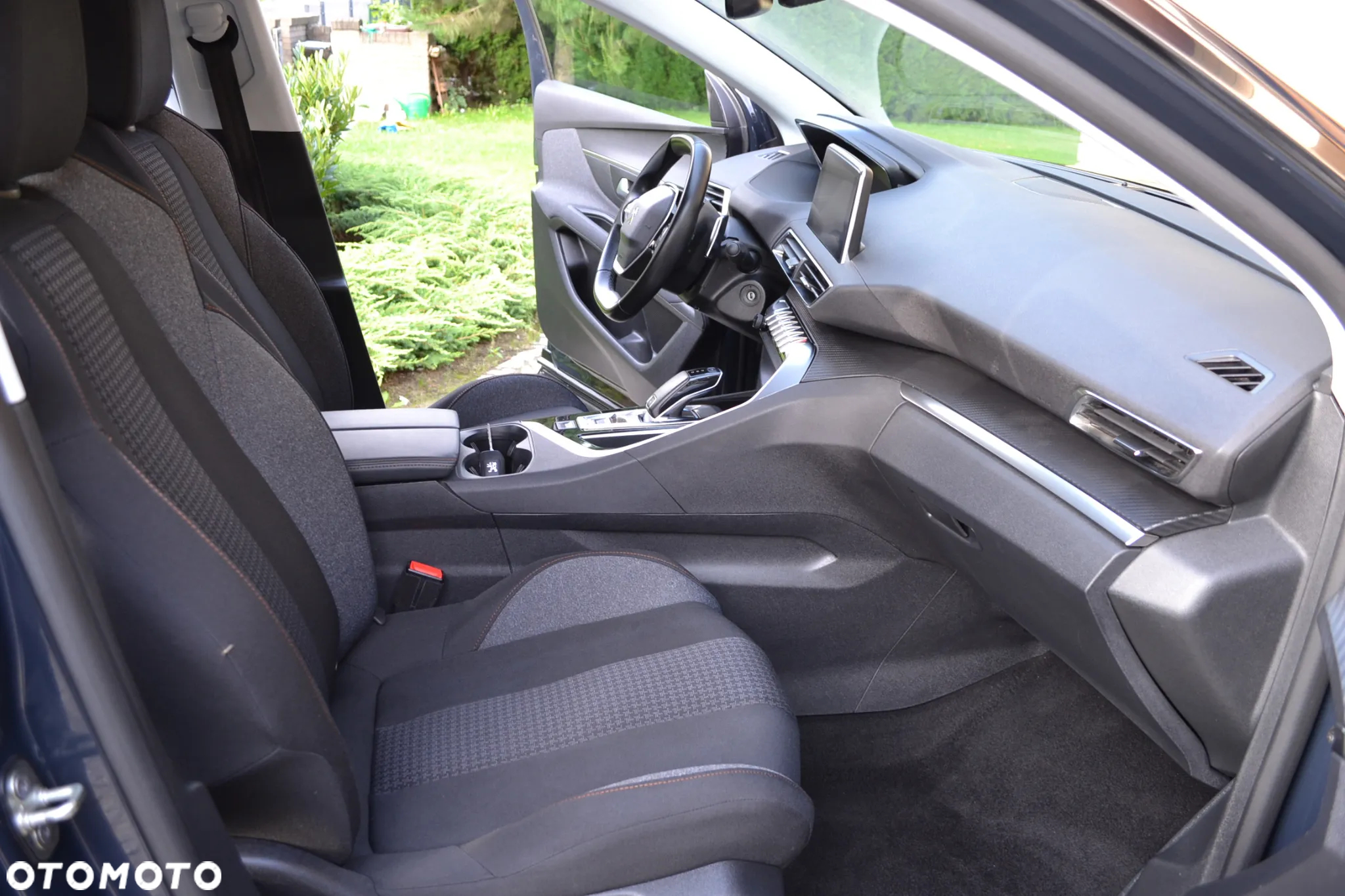 Peugeot 3008 1.2 PureTech GPF Active S&S EAT8 - 9