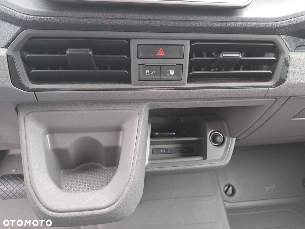 Volkswagen Crafter LIFT zabudowa brygadowa 8 miejsc - 33