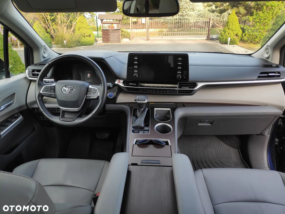 Toyota Sienna - 17
