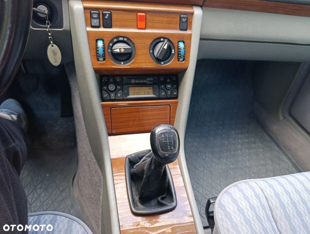 Mercedes-Benz W124 (1984-1993) - 22