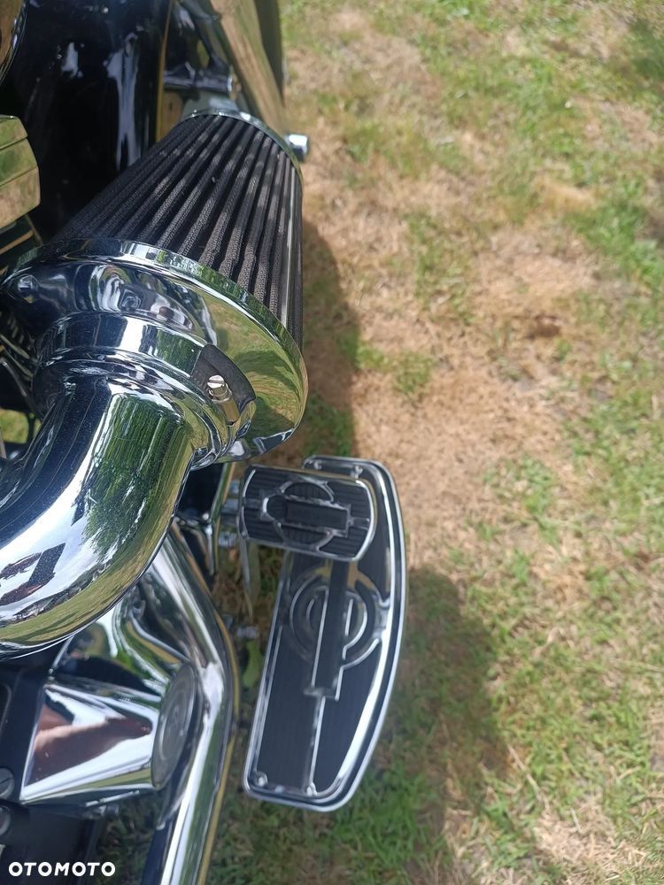 Harley-Davidson Softail Fat Bob - 16