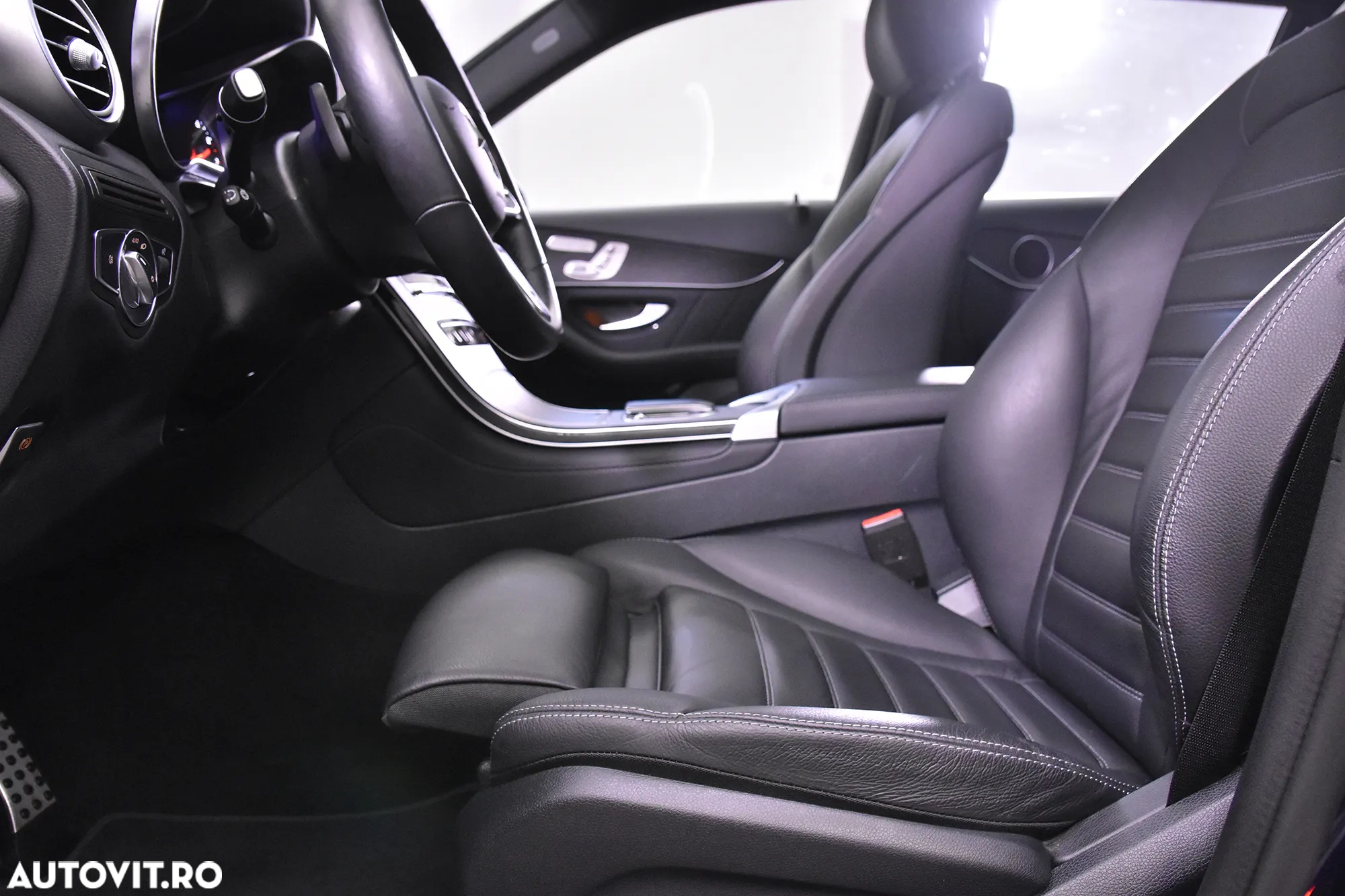Mercedes-Benz GLC 300 e 4MATIC - 26