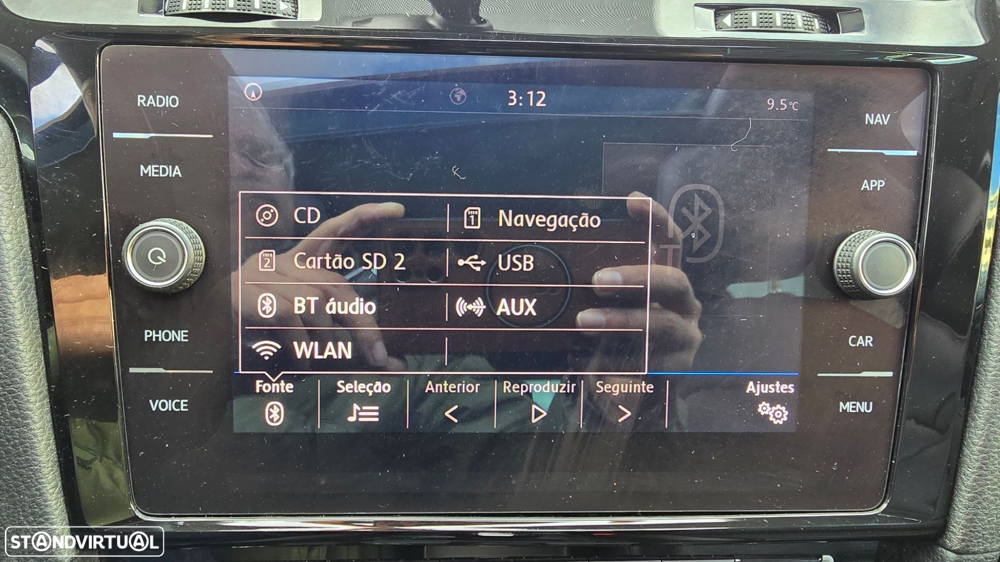 VW Golf Variant 1.6 TDi Highline DSG - 31