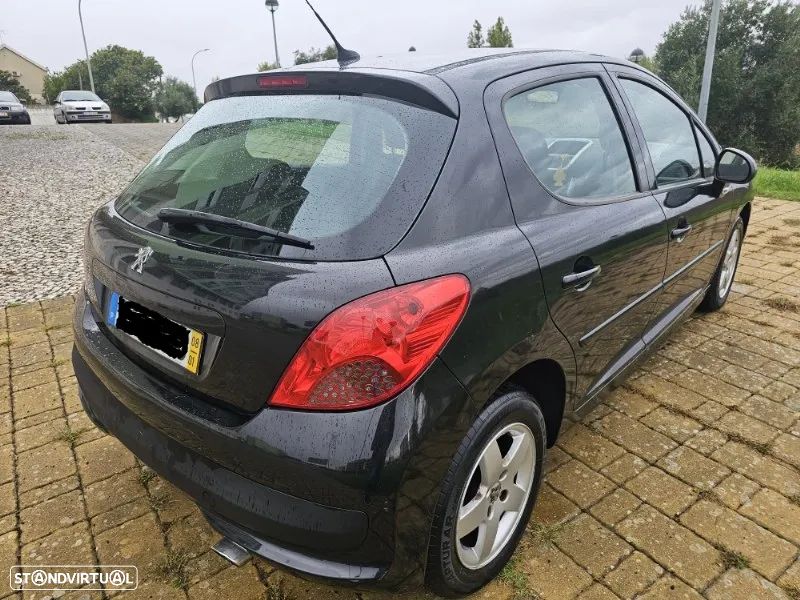 Peugeot 207 1.4 16V Trendy - 16