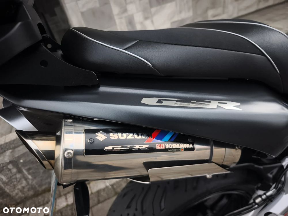 Suzuki GSR - 15