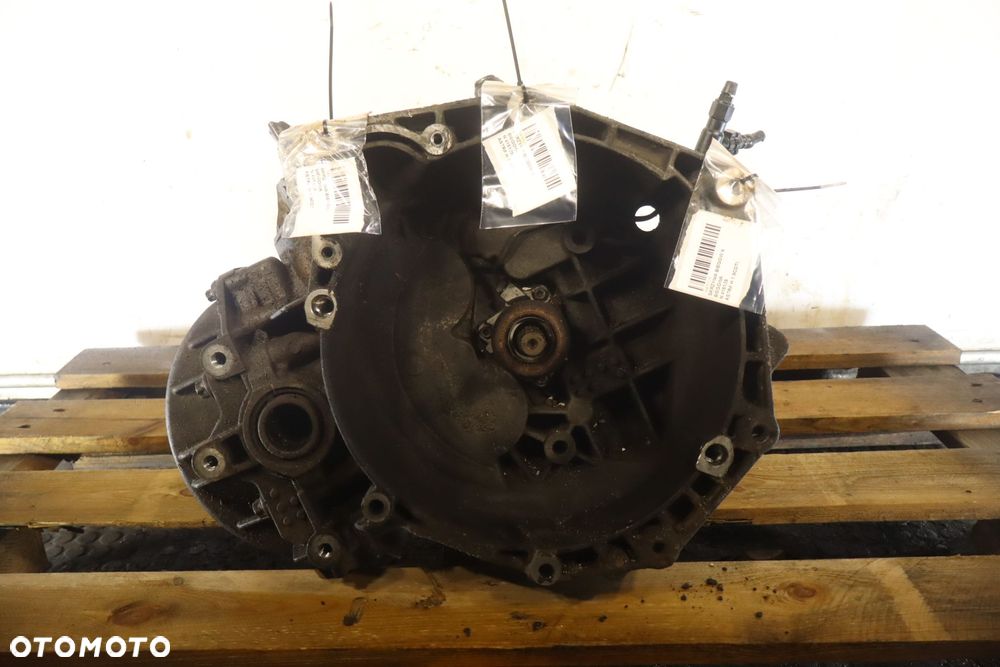 SKRZYNIA BIEGÓW 6 BIEGOWA OPEL ASTRA H 1.9CDTI 55186627 - 1