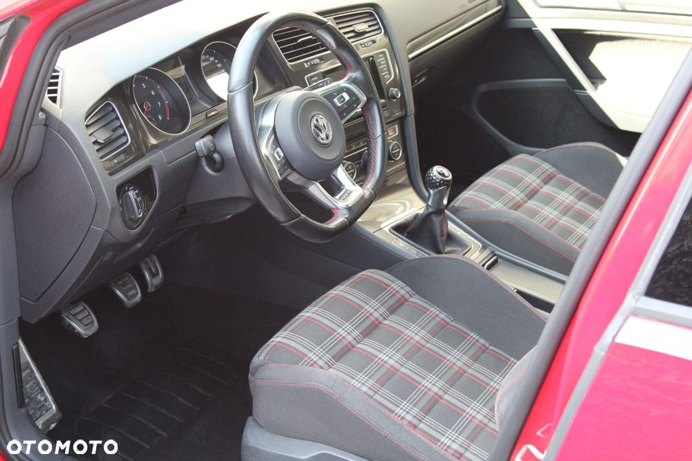 Volkswagen Golf GTI Performance BlueMotion Technology - 32
