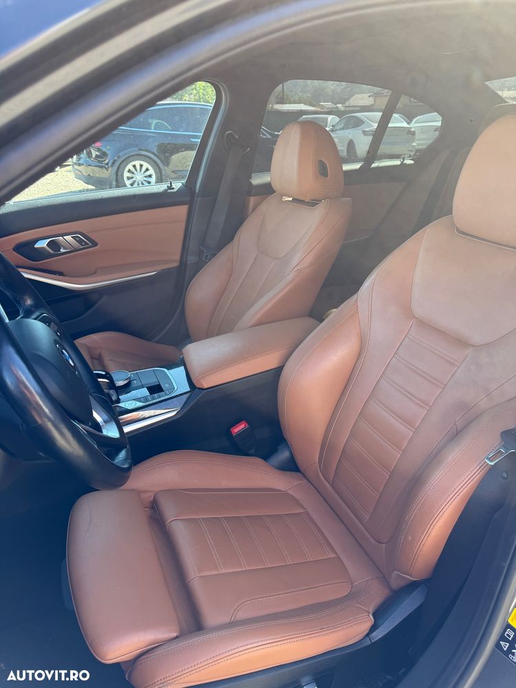 BMW Seria 3 330i xDrive AT - 9