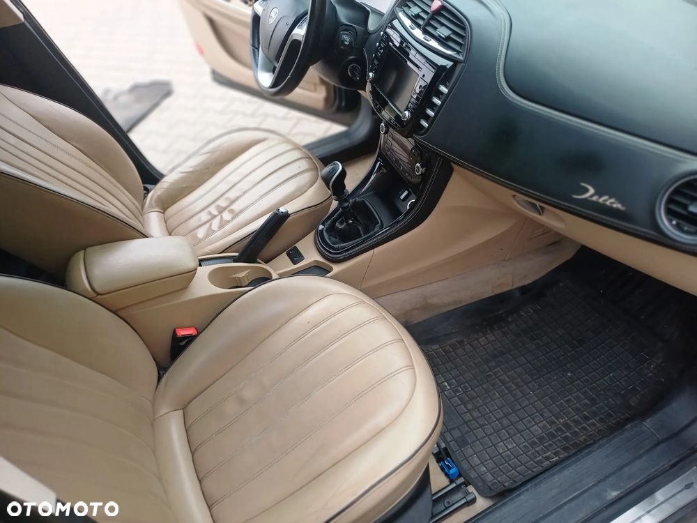 Lancia Delta 2.0 MJ Platino - 12