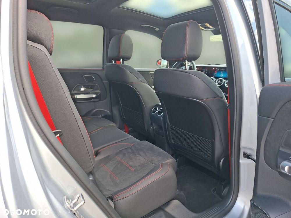 Mercedes-Benz GLB - 15