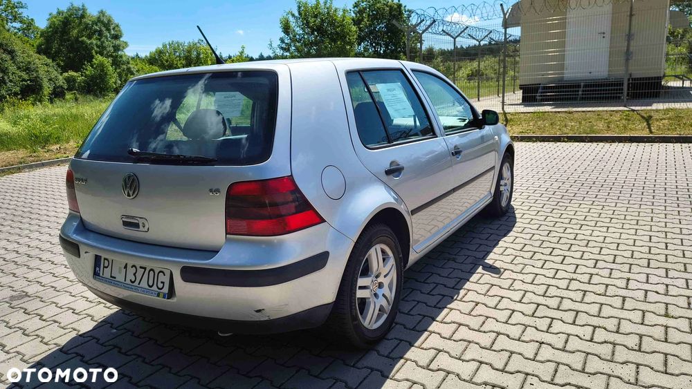 Volkswagen Golf - 5