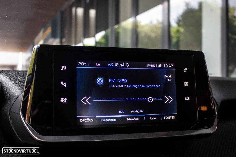 Peugeot 2008 1.5 BlueHDi Allure EAT8 - 33
