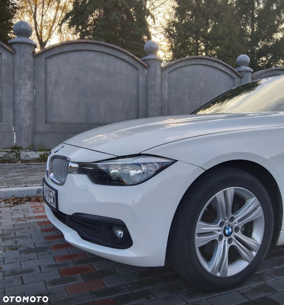 BMW Seria 3 328i xDrive - 5