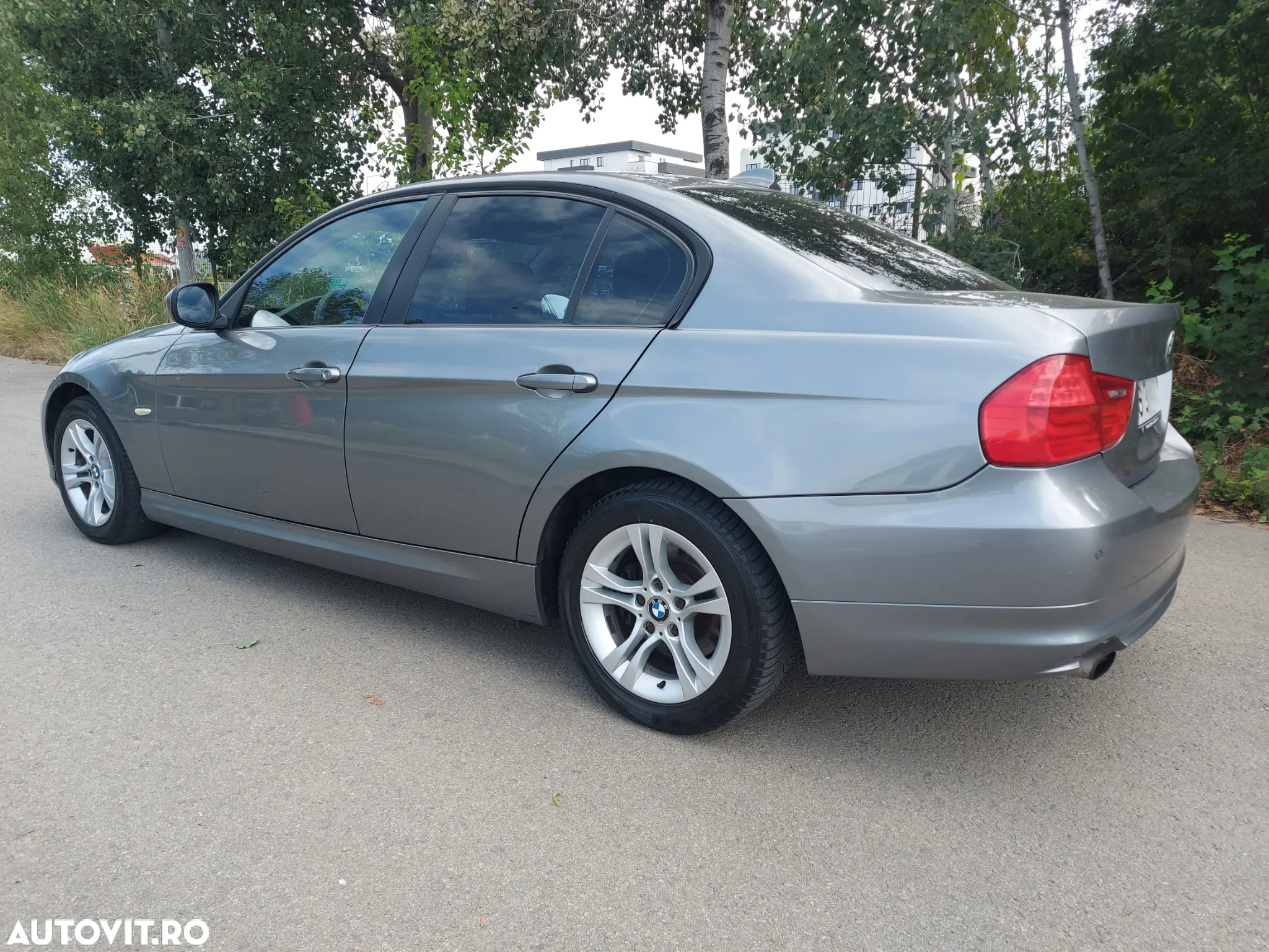 BMW Seria 3 318d DPF Edition Exclusive - 4