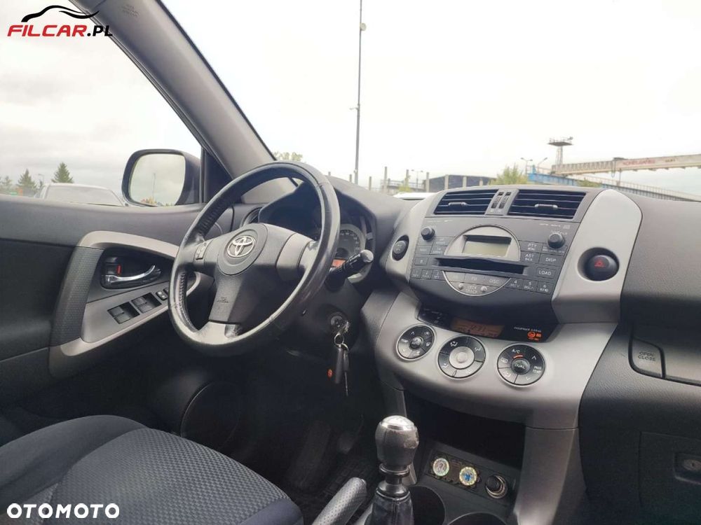 Toyota RAV4 - 10