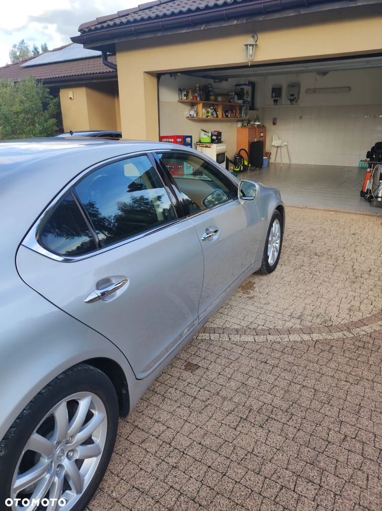 Lexus LS 460 Elite - 3