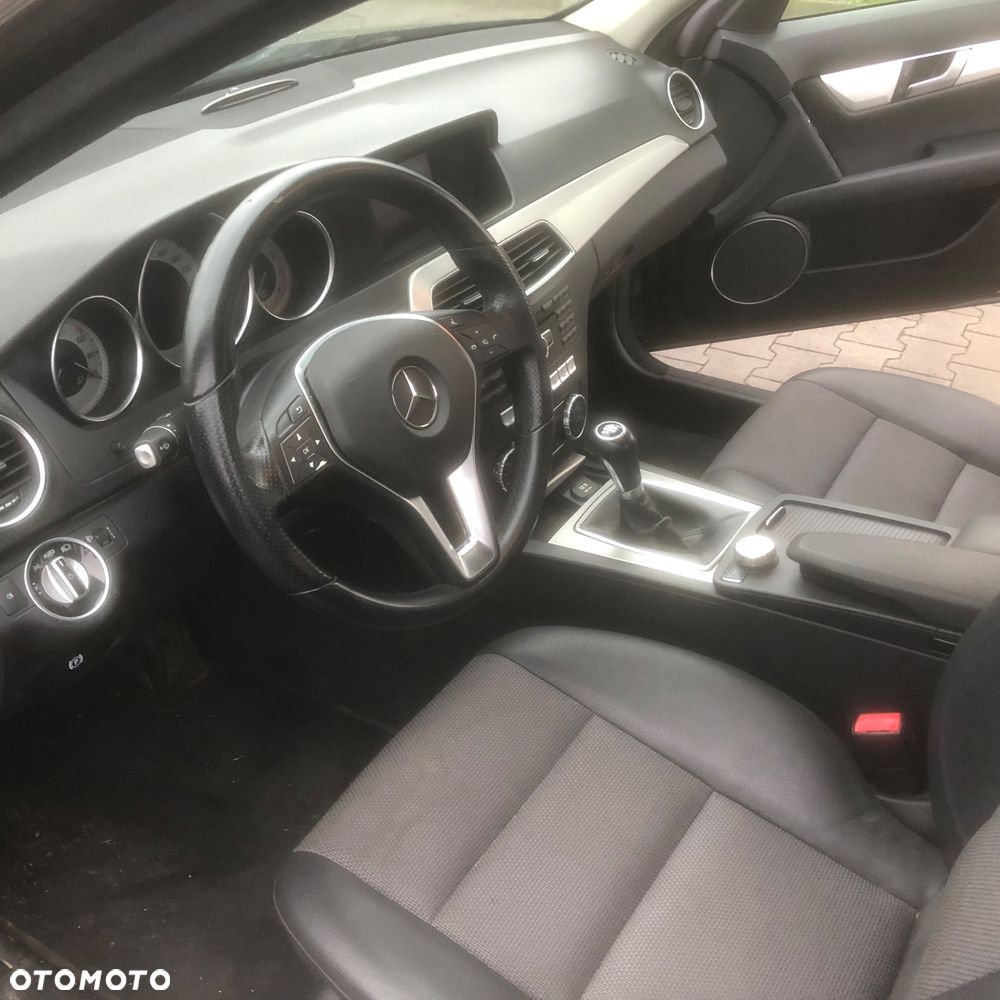 Mercedes-Benz Klasa C 180 (BlueEFFICIENCY) Avantgarde - 12