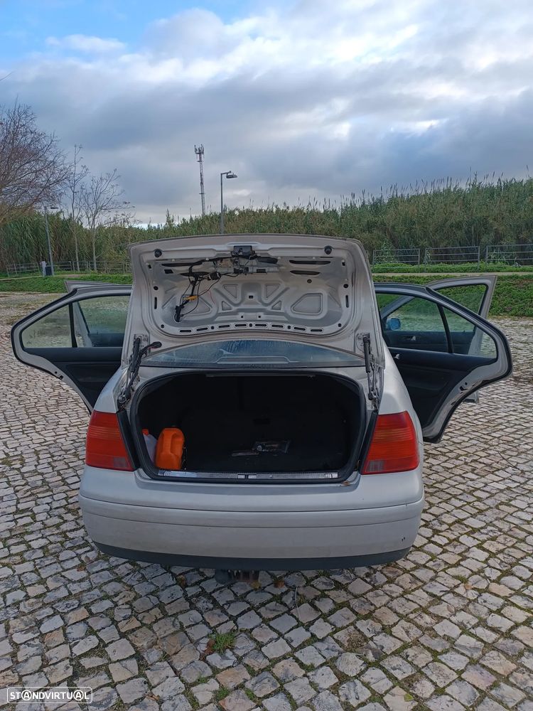 VW Bora 1.9 TDi Highline - 40