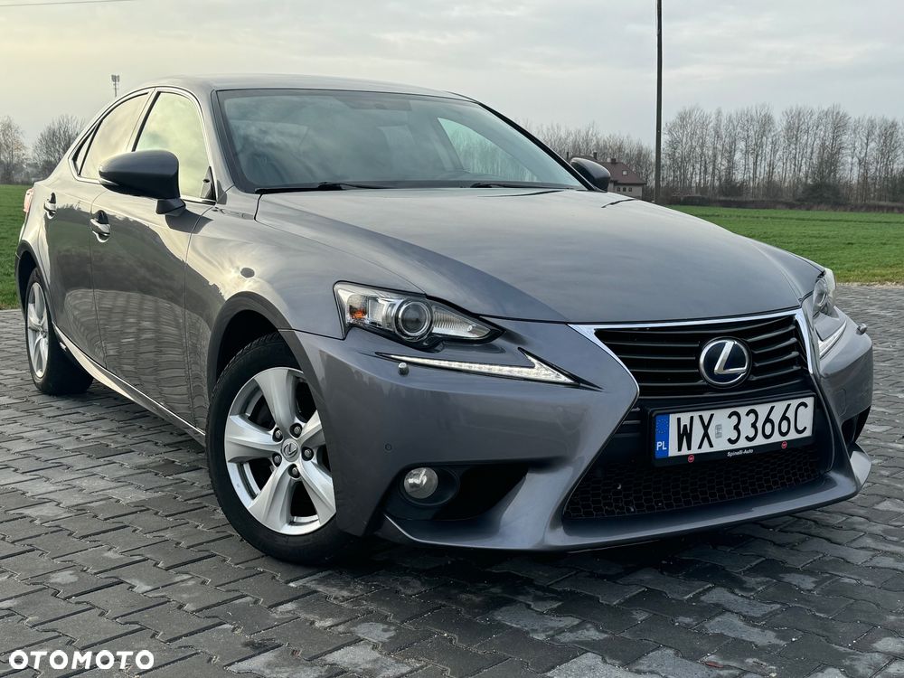 Lexus IS 300h Comfort - 16