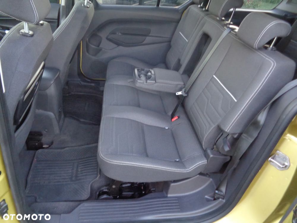 Ford Tourneo Connect Grand - 13