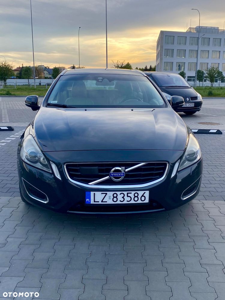 Volvo V60 D5 AWD Summum - 2