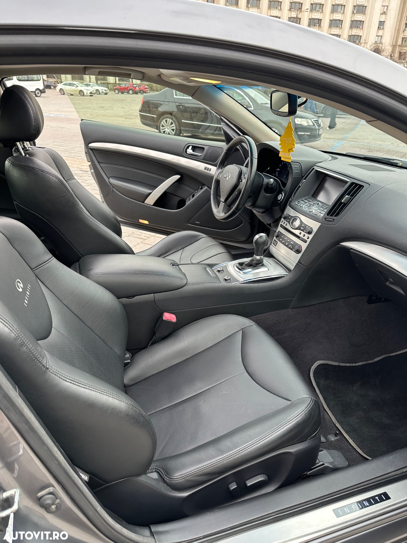 Infiniti G37 3.7L V6 Coupe Aut - 8